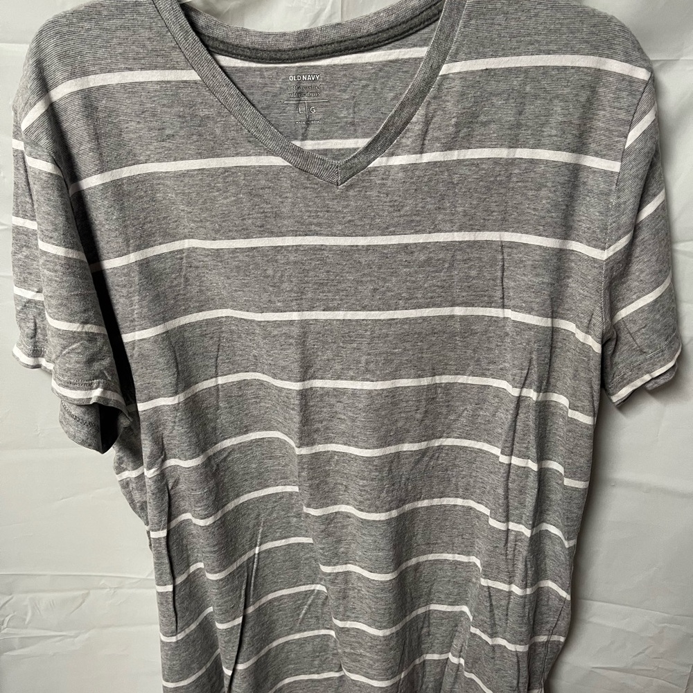 Old Navy Gray and White V-Neck Tee
